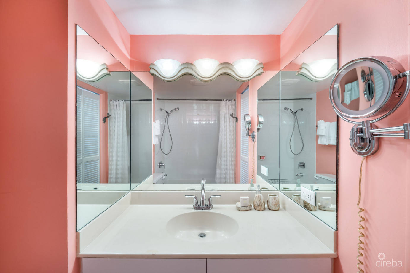 Islands Club #10 - Ground Floor