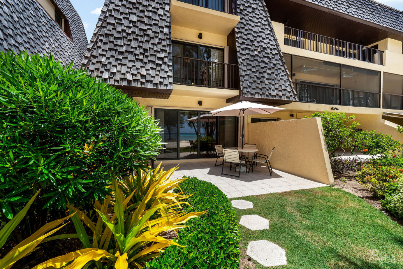 Islands Club #10 - Ground Floor