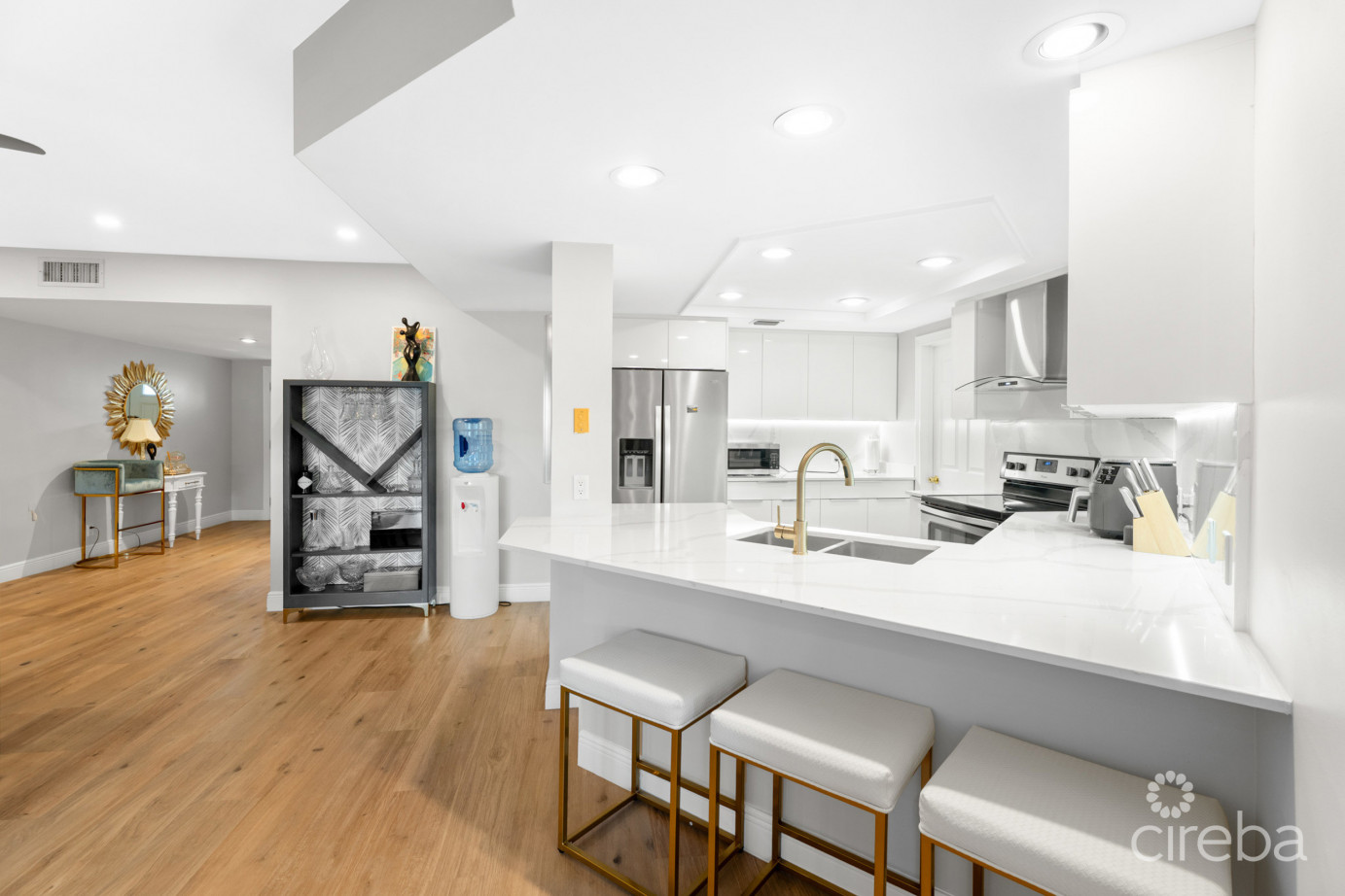 Britannia, Regents Court 613,  With Dock