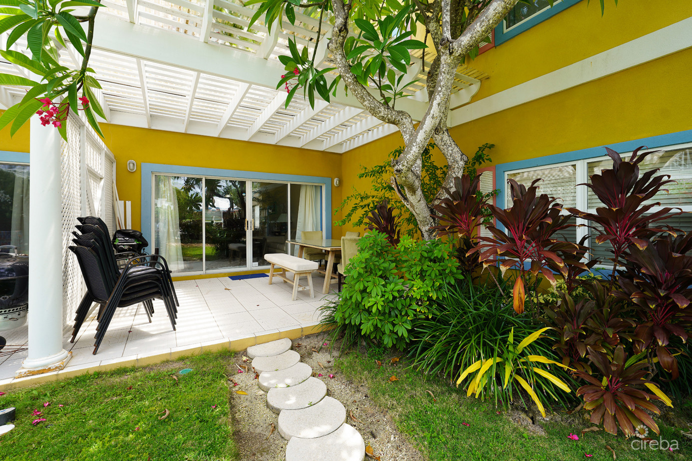Coconut Bay 118, West Bay Oceanview