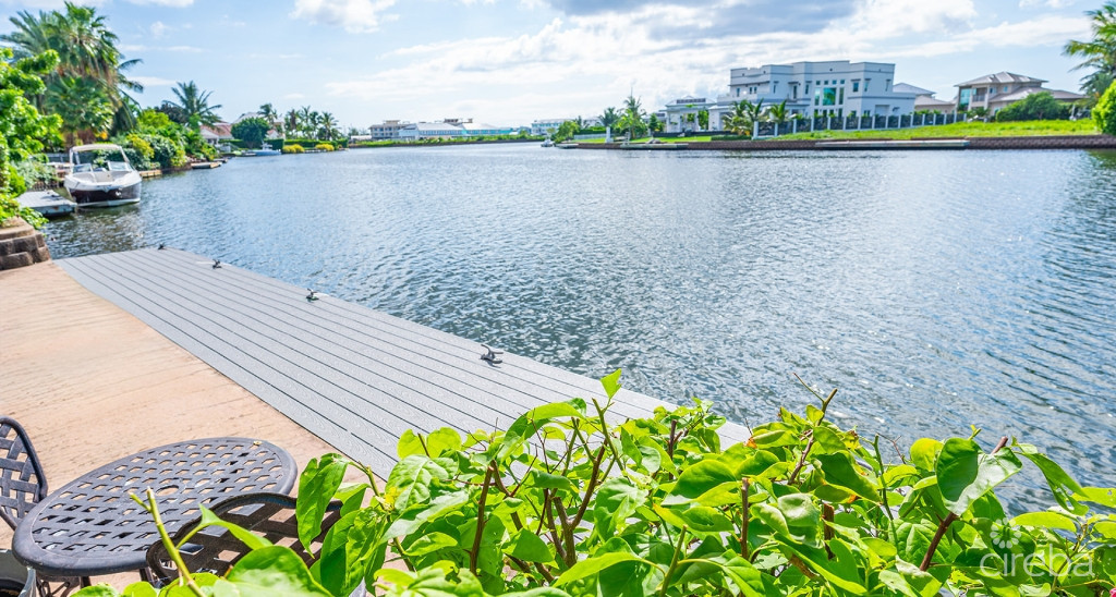 South Reach  Grand Harbour Canal Front Family Home