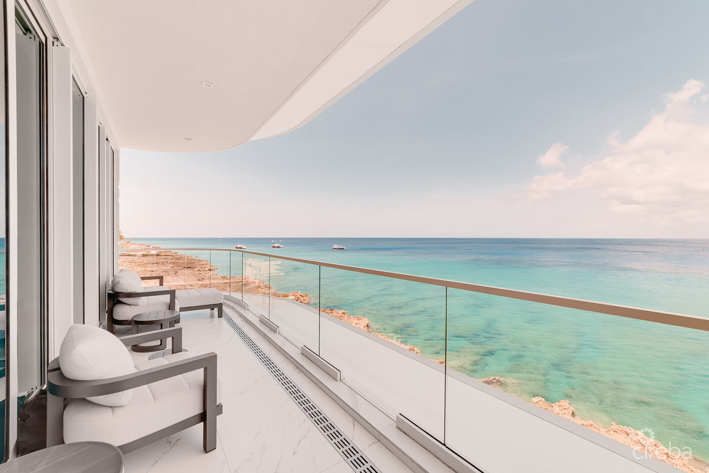 Fin- Chic 4 Bed W Den Condo