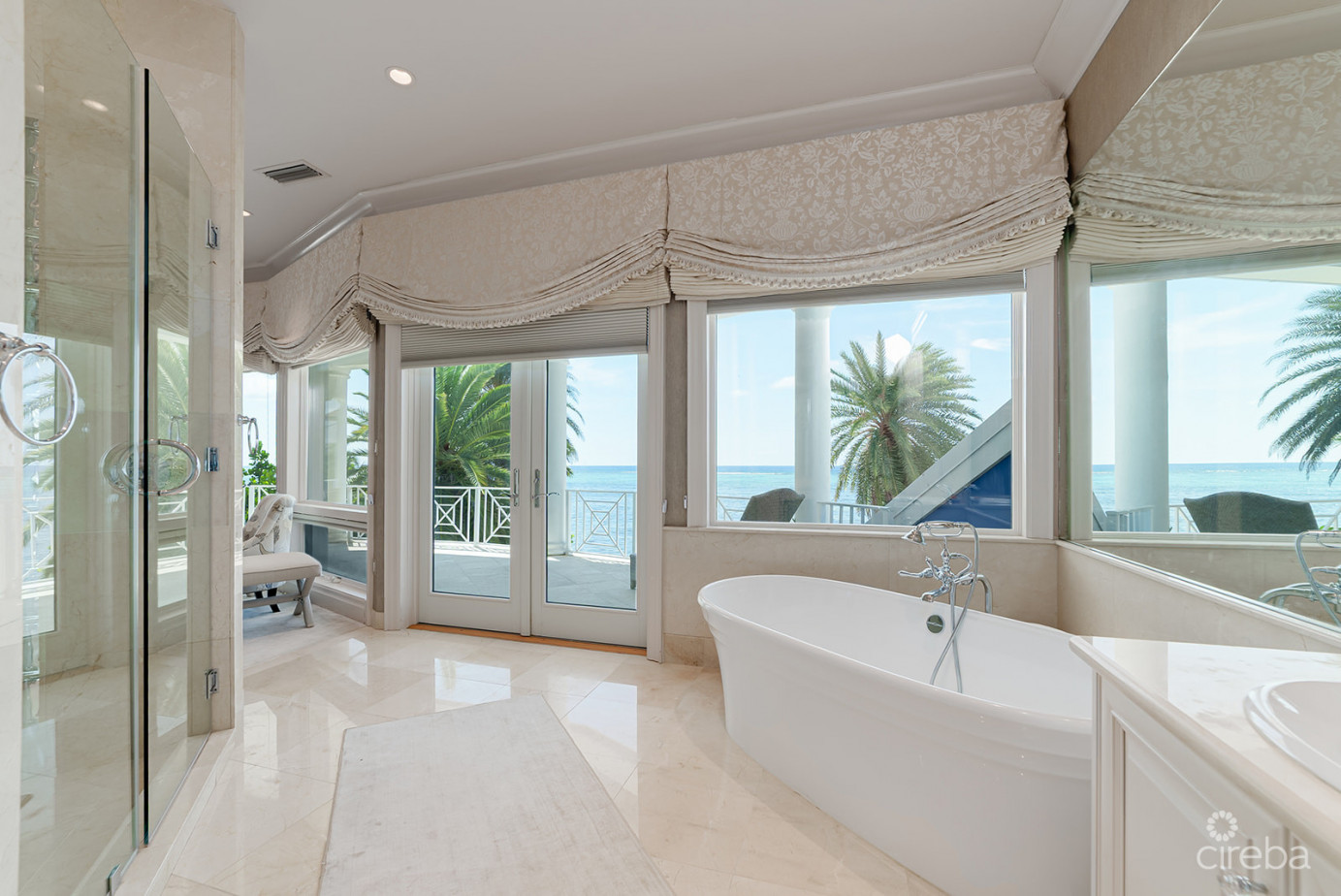 The Blue House - Waterfront Home South Sound Road