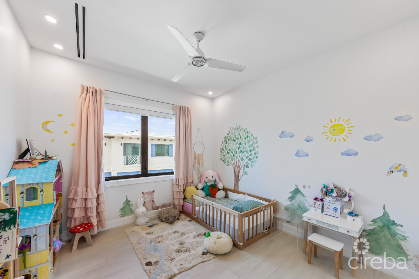 Olea 112,  Canal Front 4 Bed Duplex