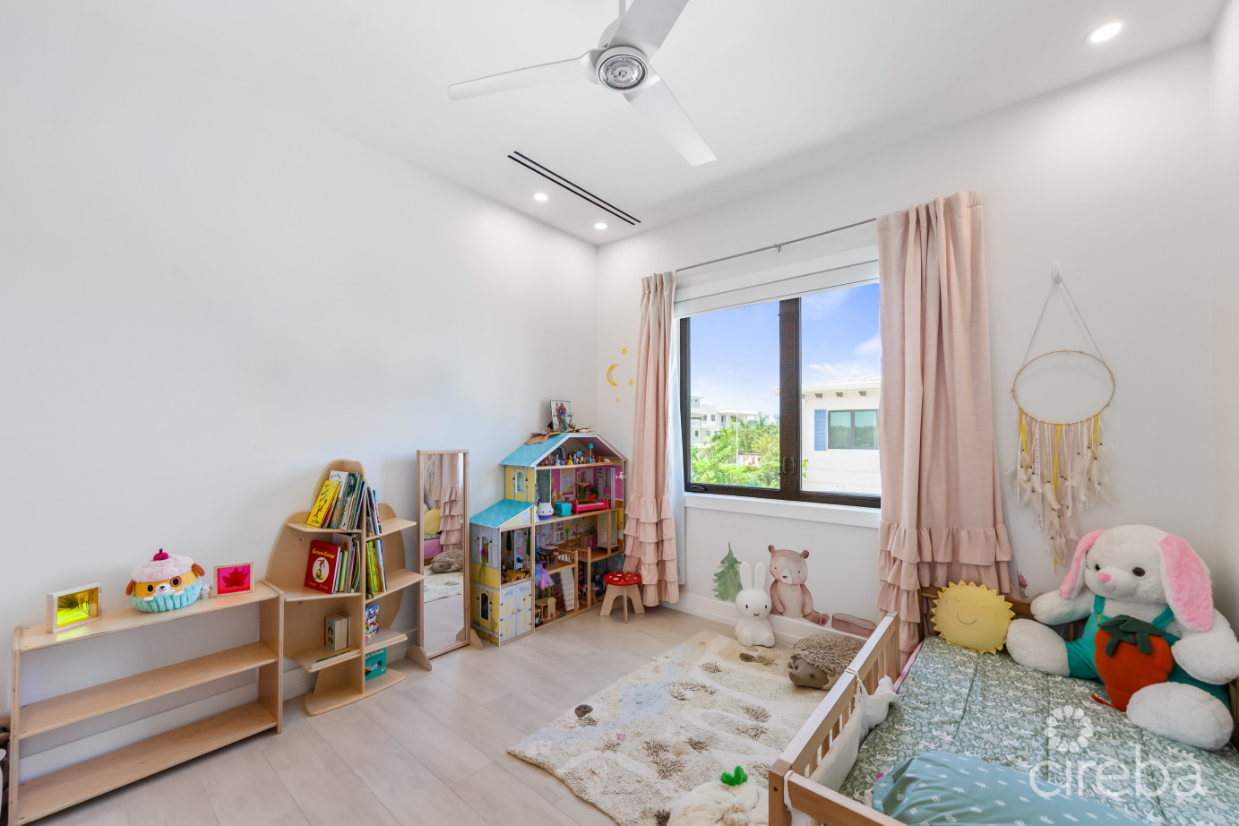 Olea 112,  Canal Front 4 Bed Duplex