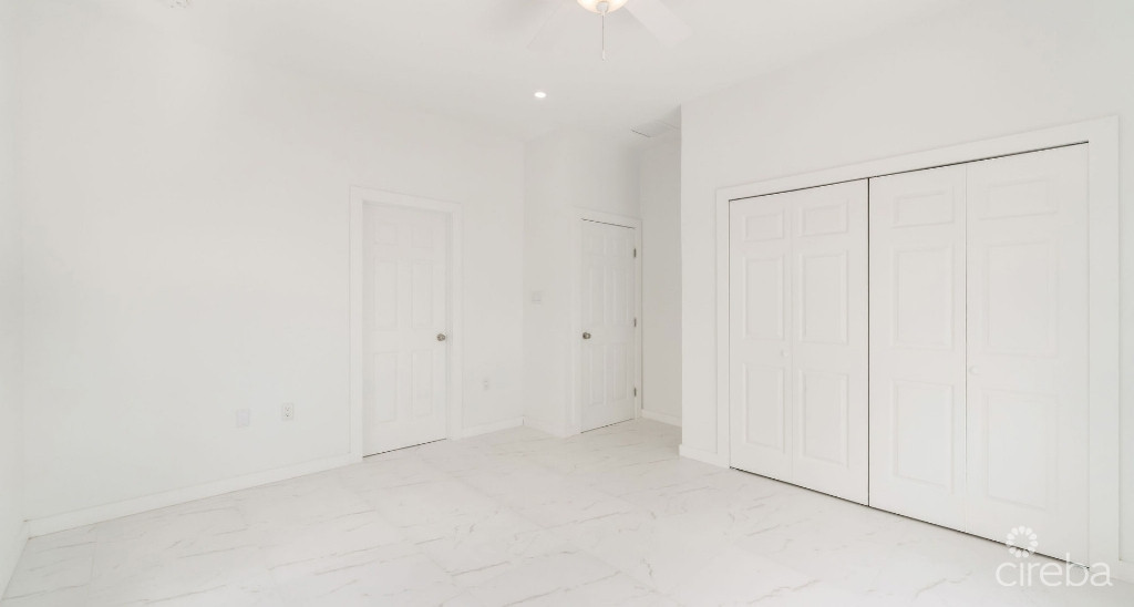 New Ns Estates Canal Front 4 Bed On Green Street