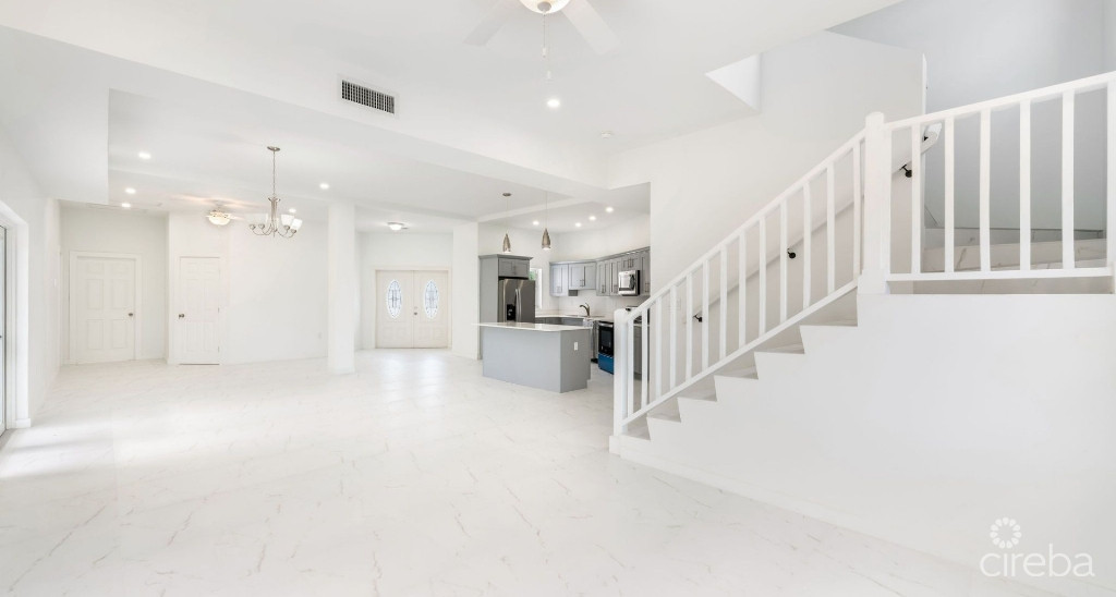 New Ns Estates Canal Front 4 Bed On Green Street