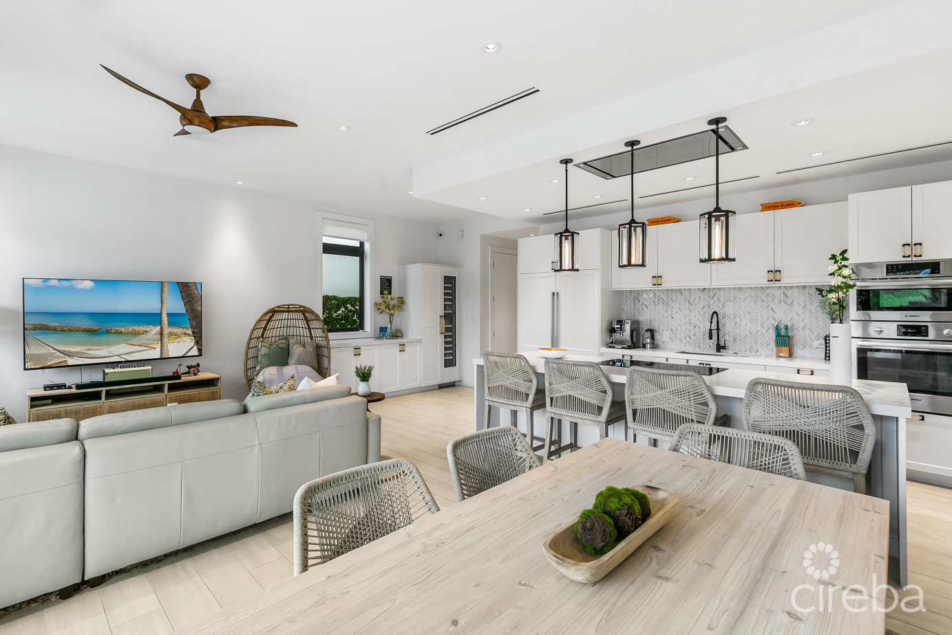 Olea 106, Canal Front 3 Bed Duplex