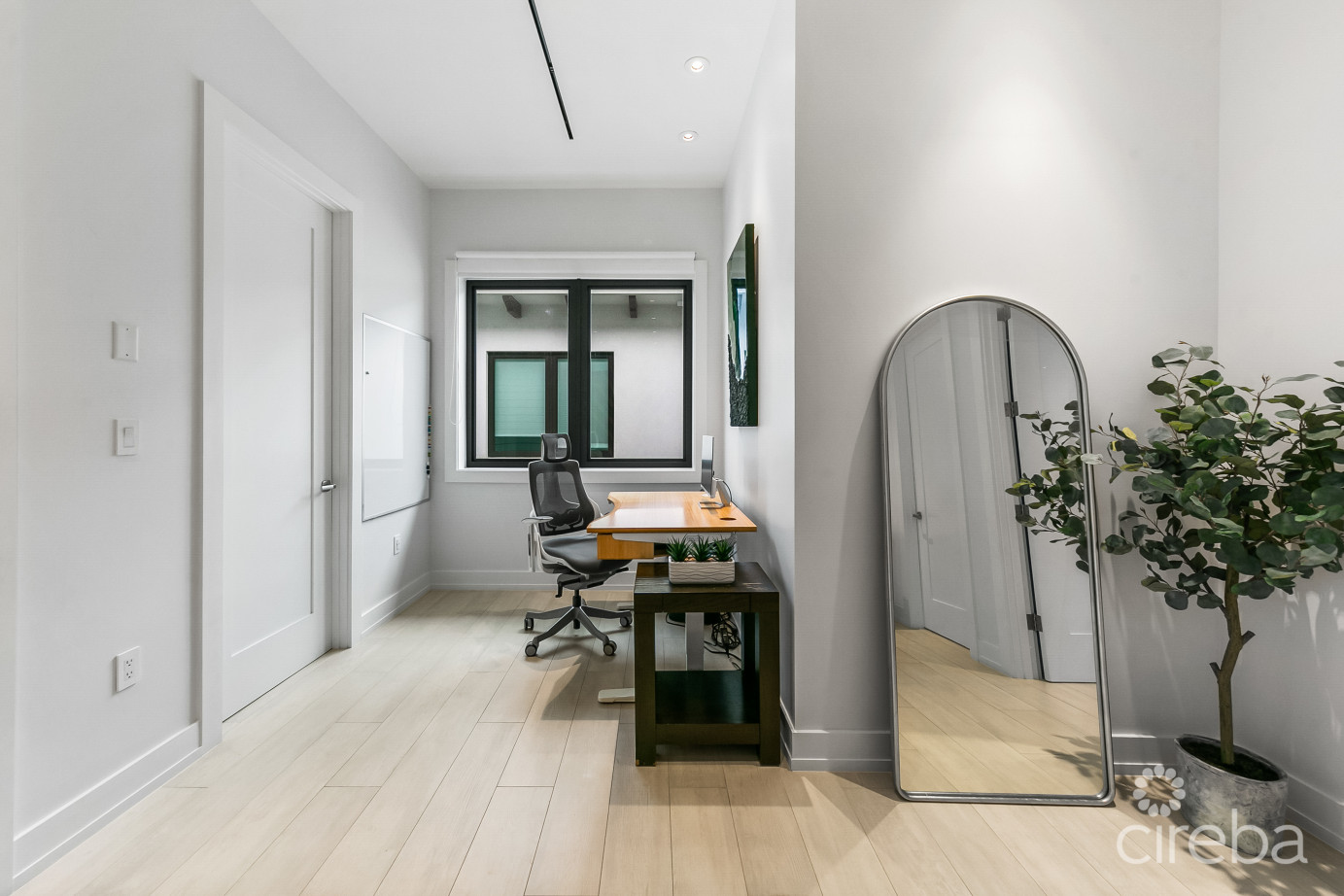 Olea 106, Canal Front 3 Bed Duplex