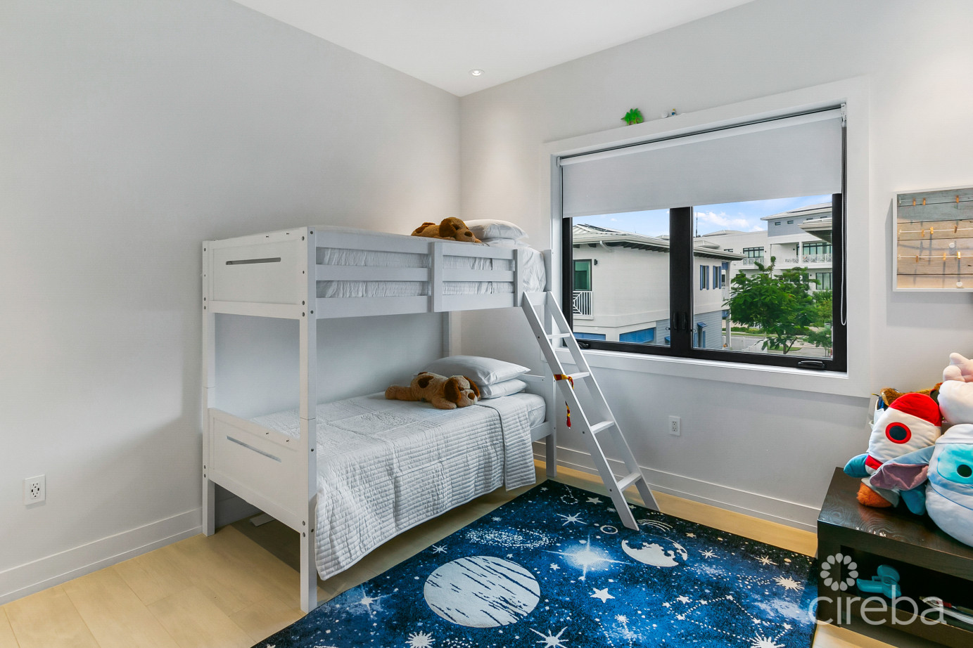 Olea 106, Canal Front 3 Bed Duplex