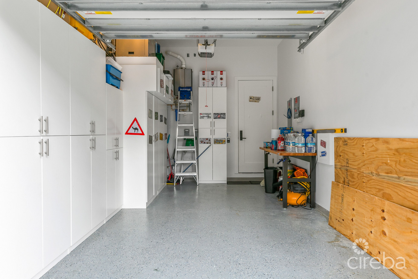 Olea 106, Canal Front 3 Bed Duplex