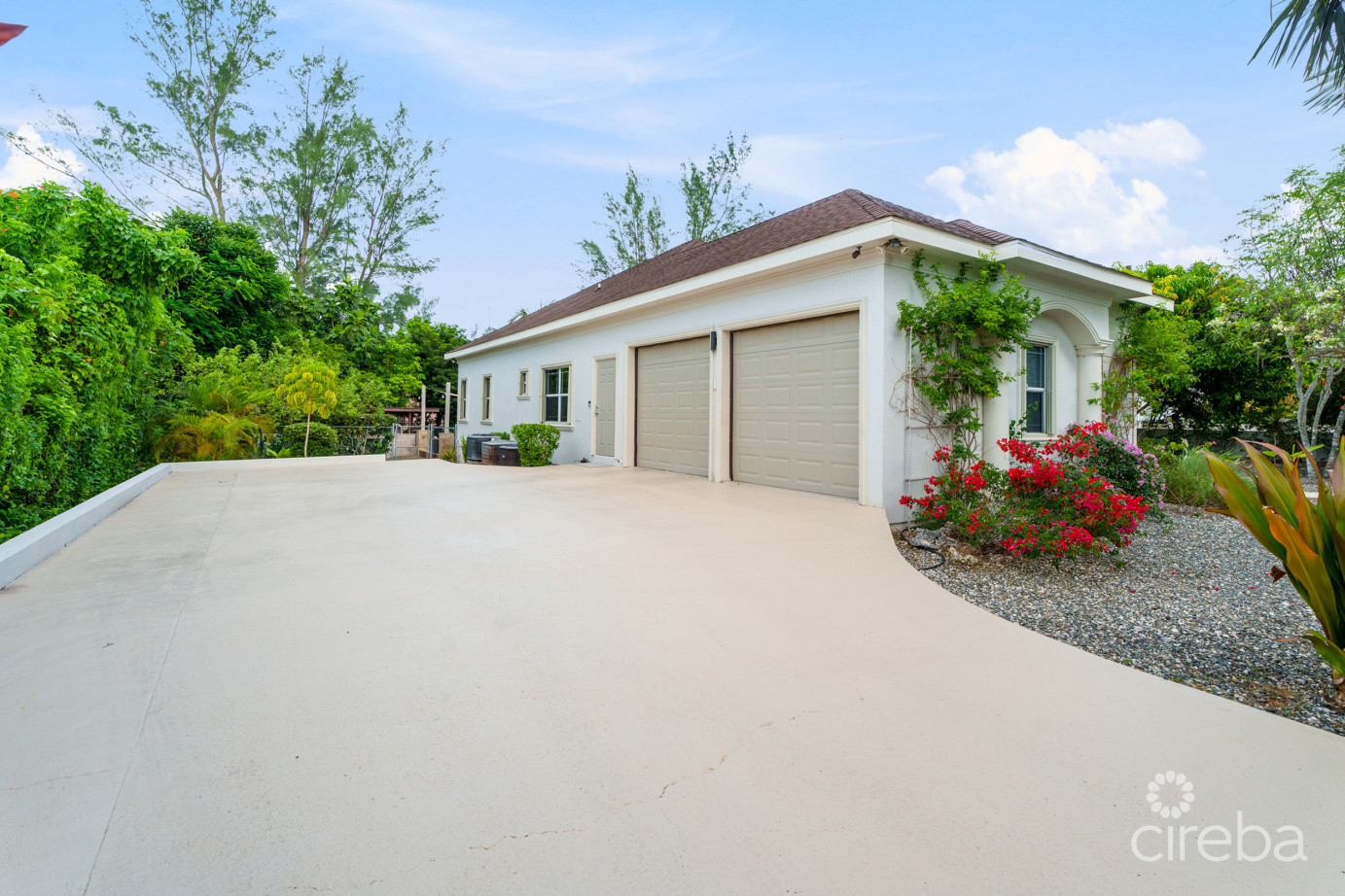 Orchid Heights 32, Midsummer Drive Home