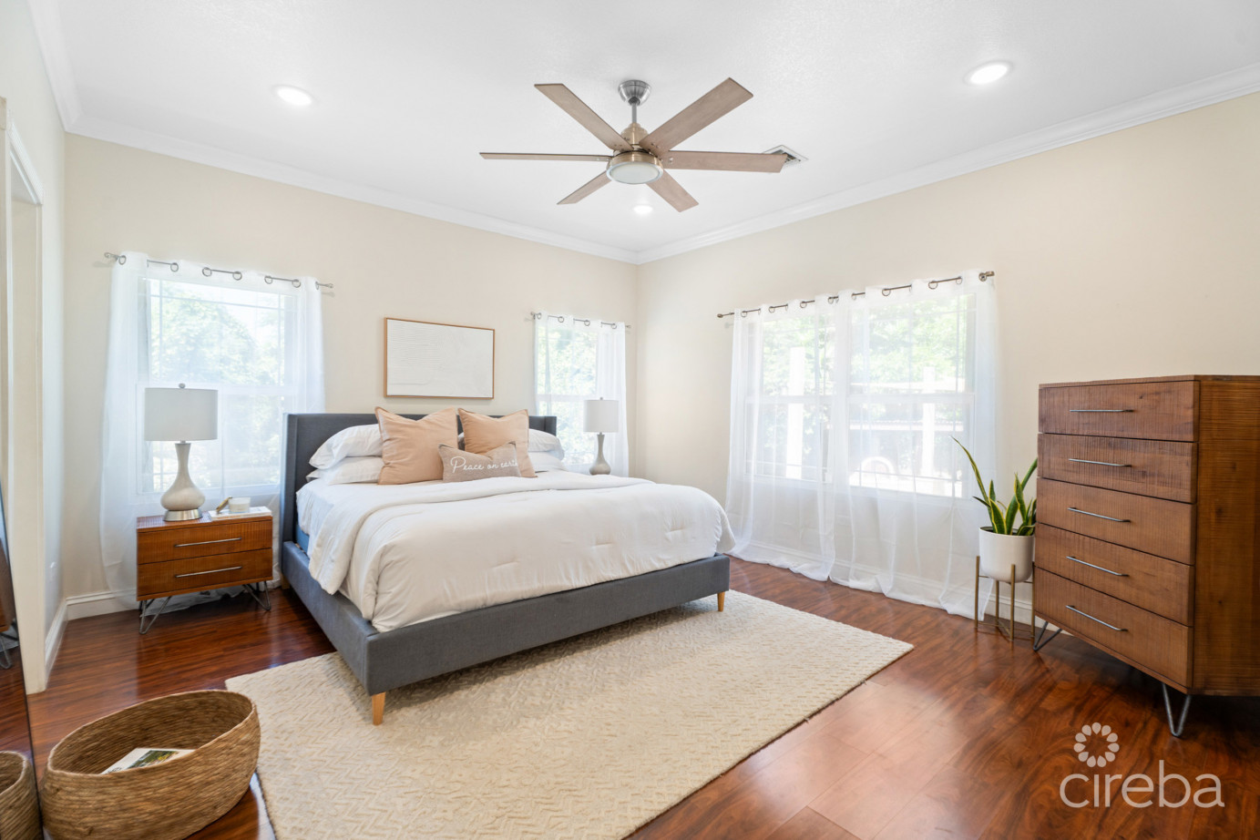 Orchid Heights 32, Midsummer Drive Home