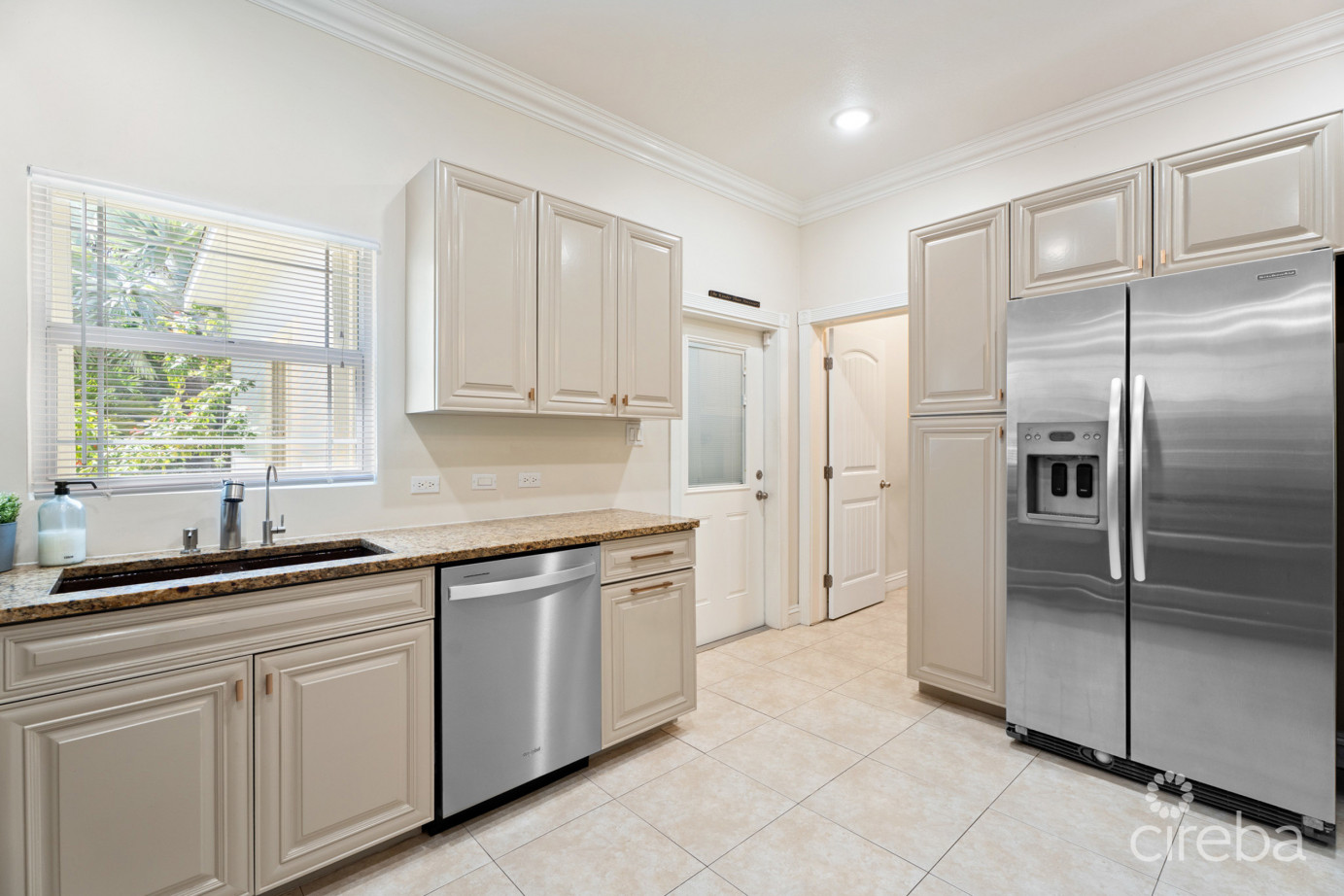 Orchid Heights 32, Midsummer Drive Home