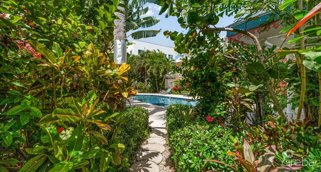 105 Coconut Bay  Upgraded End-unit Townhouse In A Quiet, Oceanfront Community