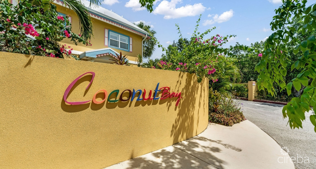105 Coconut Bay  Upgraded End-unit Townhouse In A Quiet, Oceanfront Community