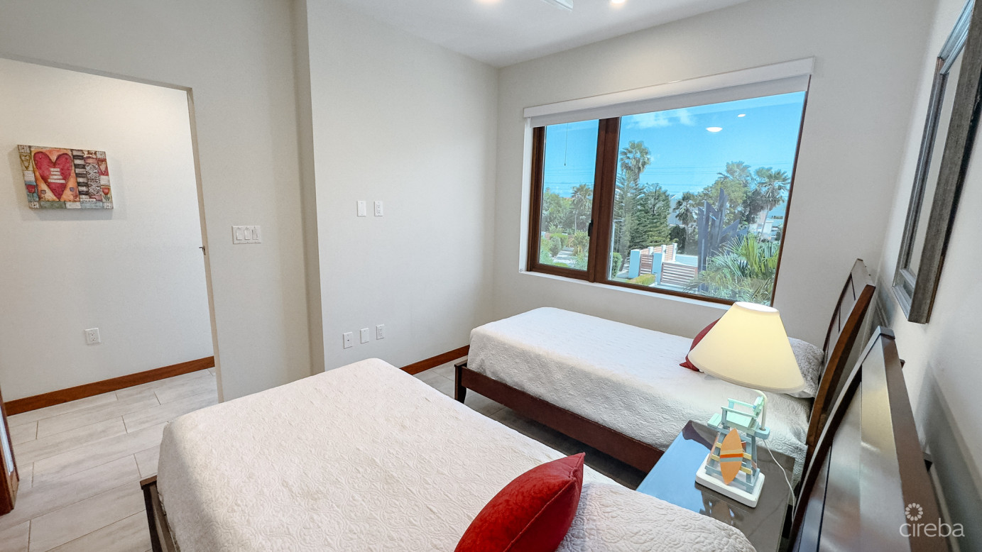 4 Bed Arvia Canal Front