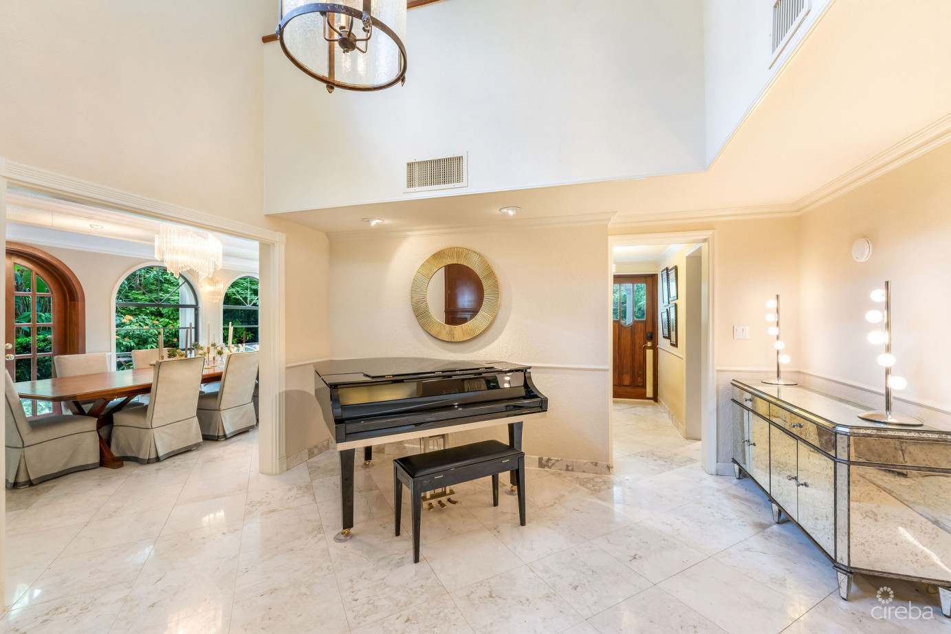 Anne Bonny Crescent - Classic Colonial With Outdoor Entertaining