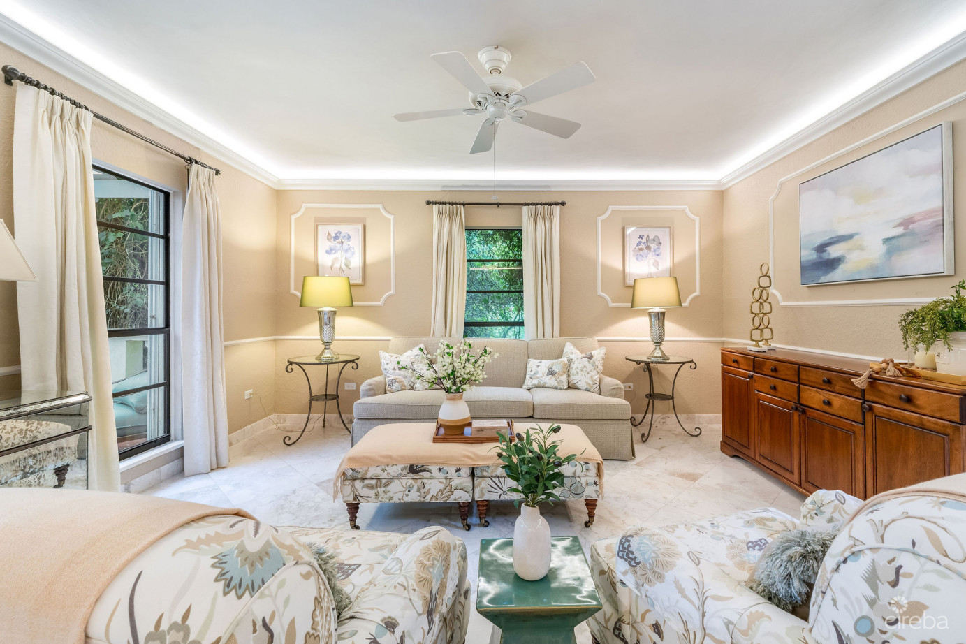 Anne Bonny Crescent - Classic Colonial With Outdoor Entertaining