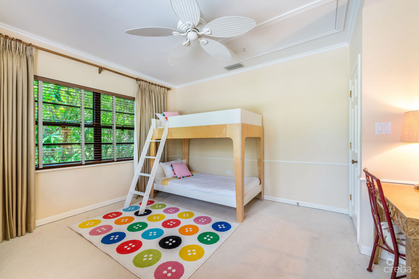 Anne Bonny Crescent - Classic Colonial With Outdoor Entertaining