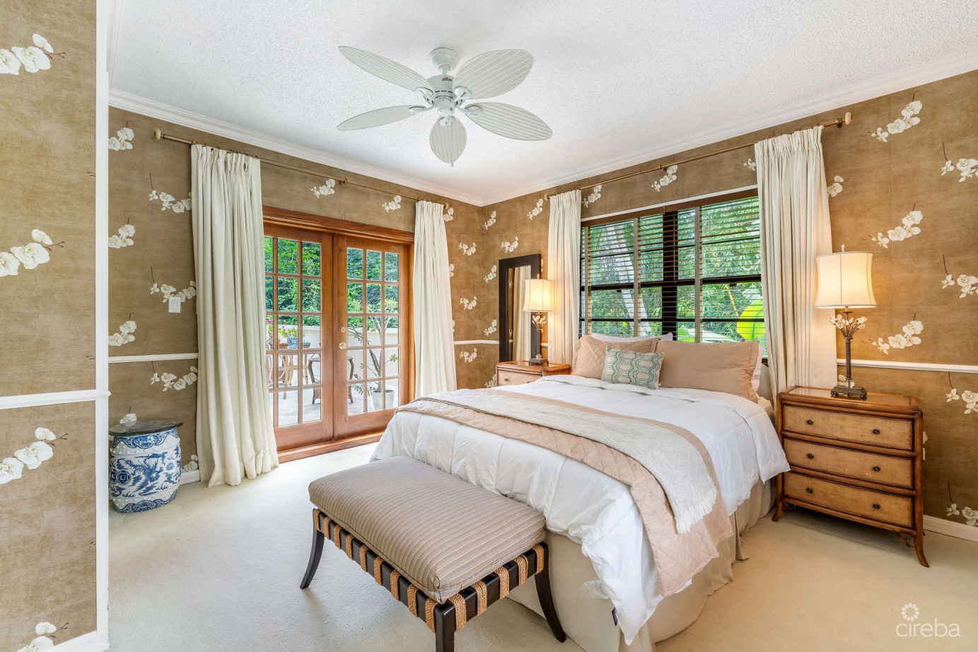 Anne Bonny Crescent - Classic Colonial With Outdoor Entertaining