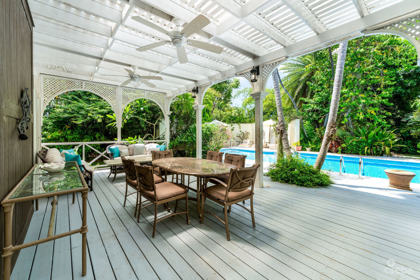 Anne Bonny Crescent - Classic Colonial With Outdoor Entertaining