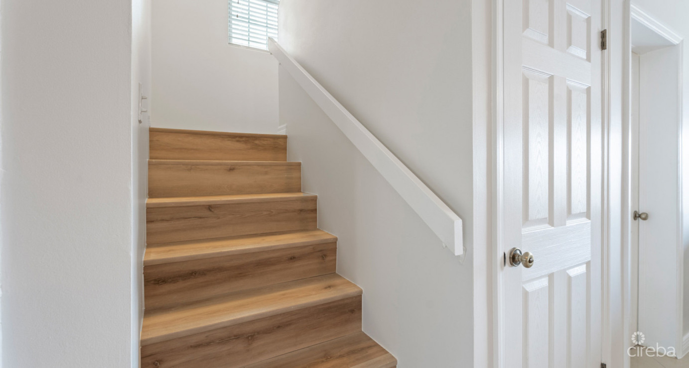 Ocean Club #212 (renovated 2 Bed Town Home W/ Excellent Ocean Views)