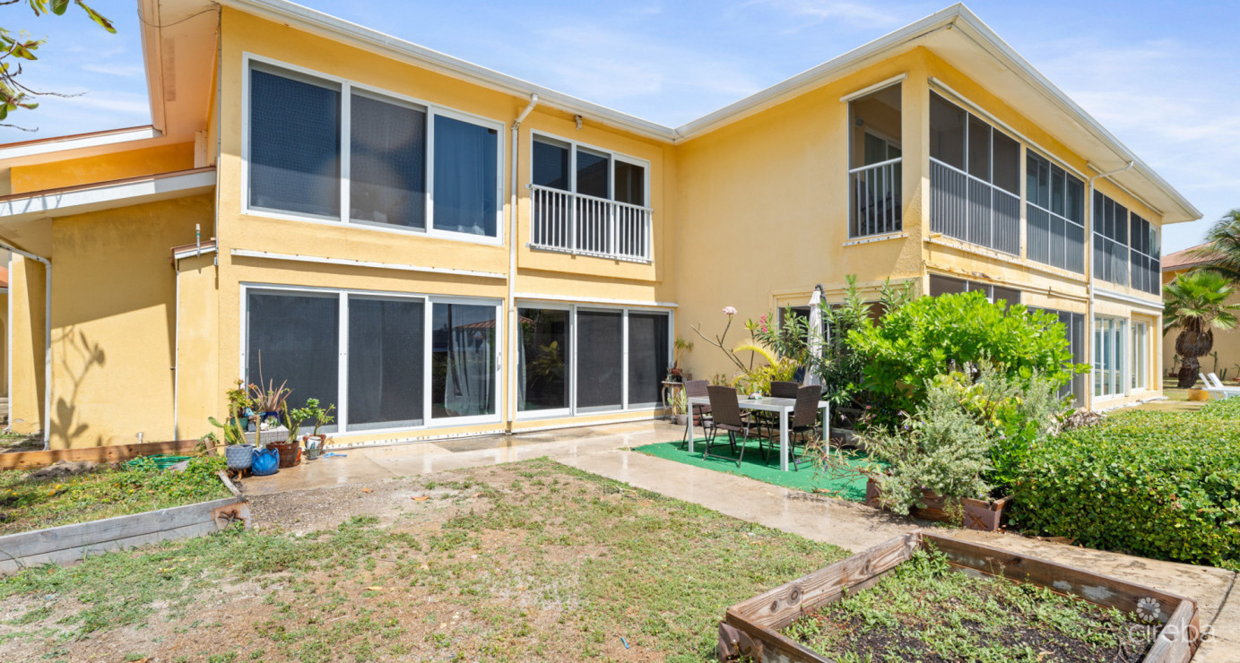 Ocean Club #212 (renovated 2 Bed Town Home W/ Excellent Ocean Views)