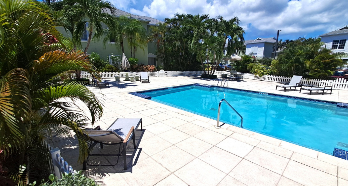 Happy 3 Bed Townhome At Garden Retreat In Gt