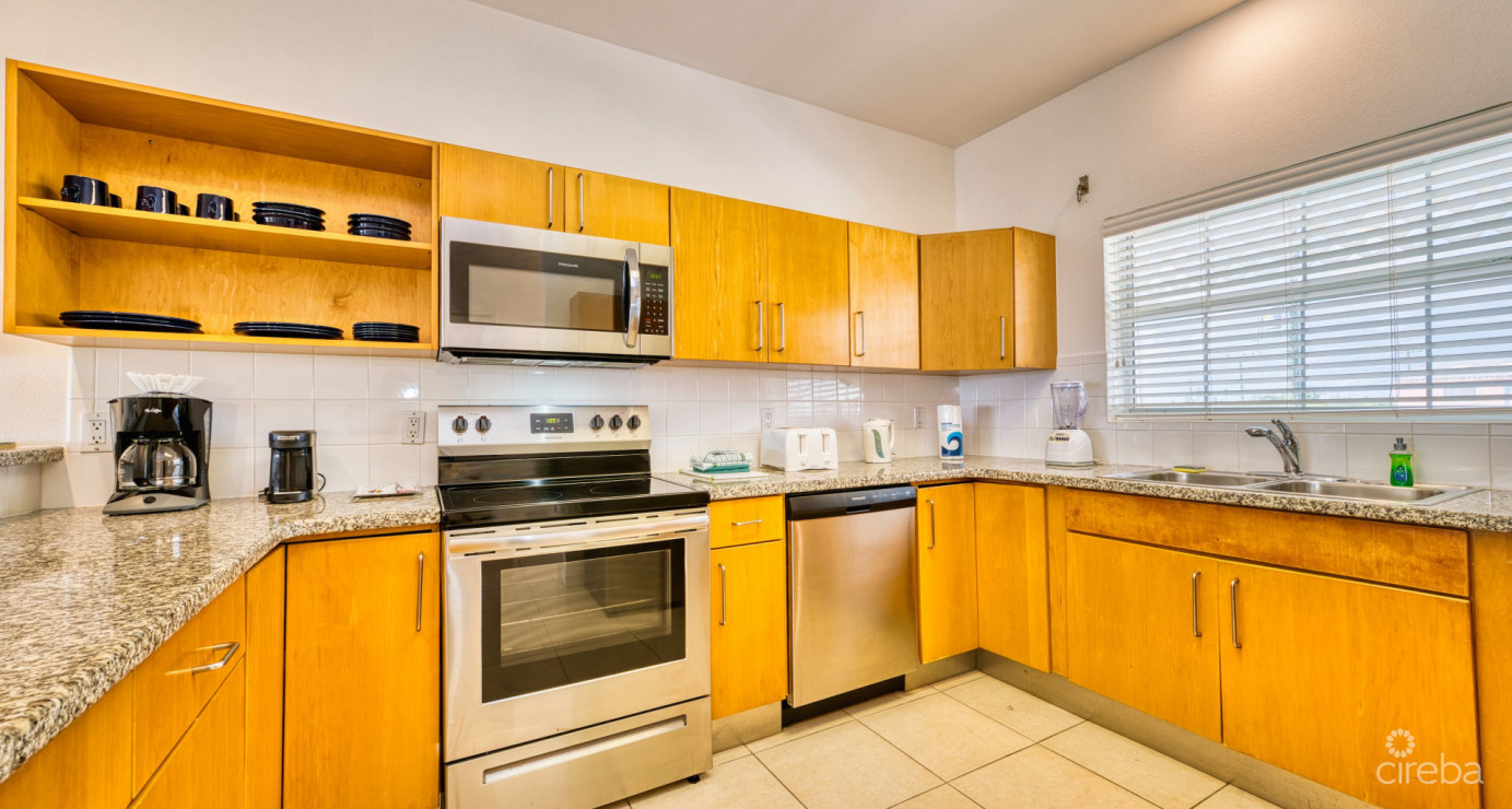 Top Floor Beachfront Castaway Coves