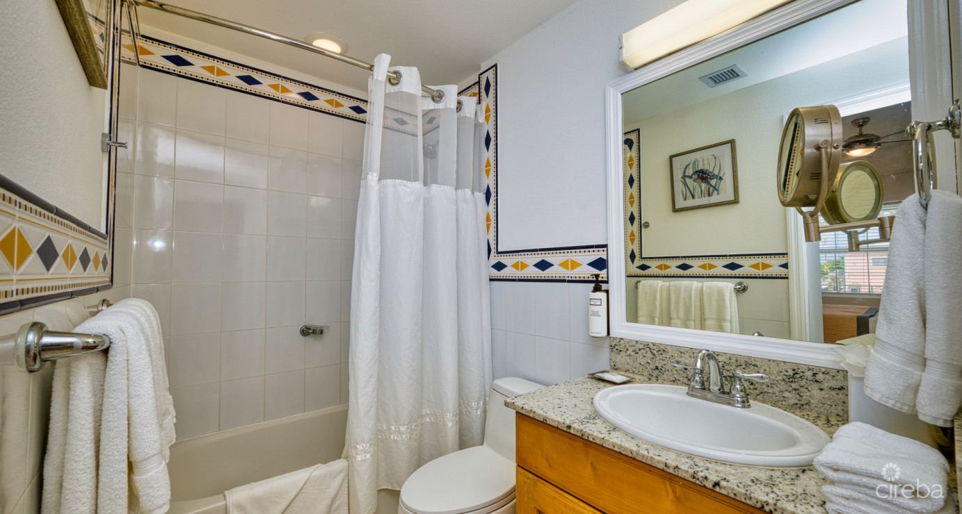 Top Floor Beachfront Castaway Coves