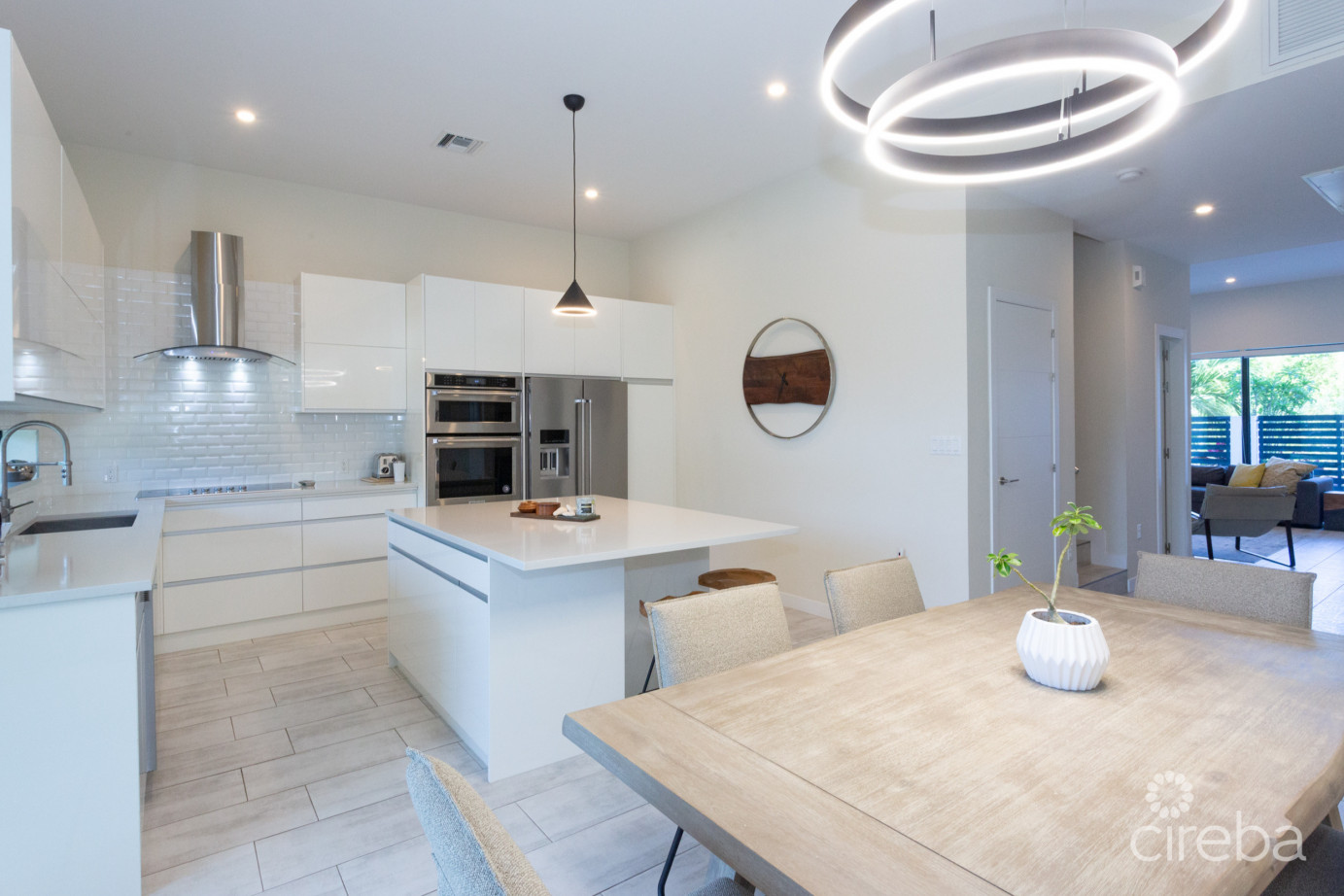 Vela 4bed  Newest Phase & Newly Painted