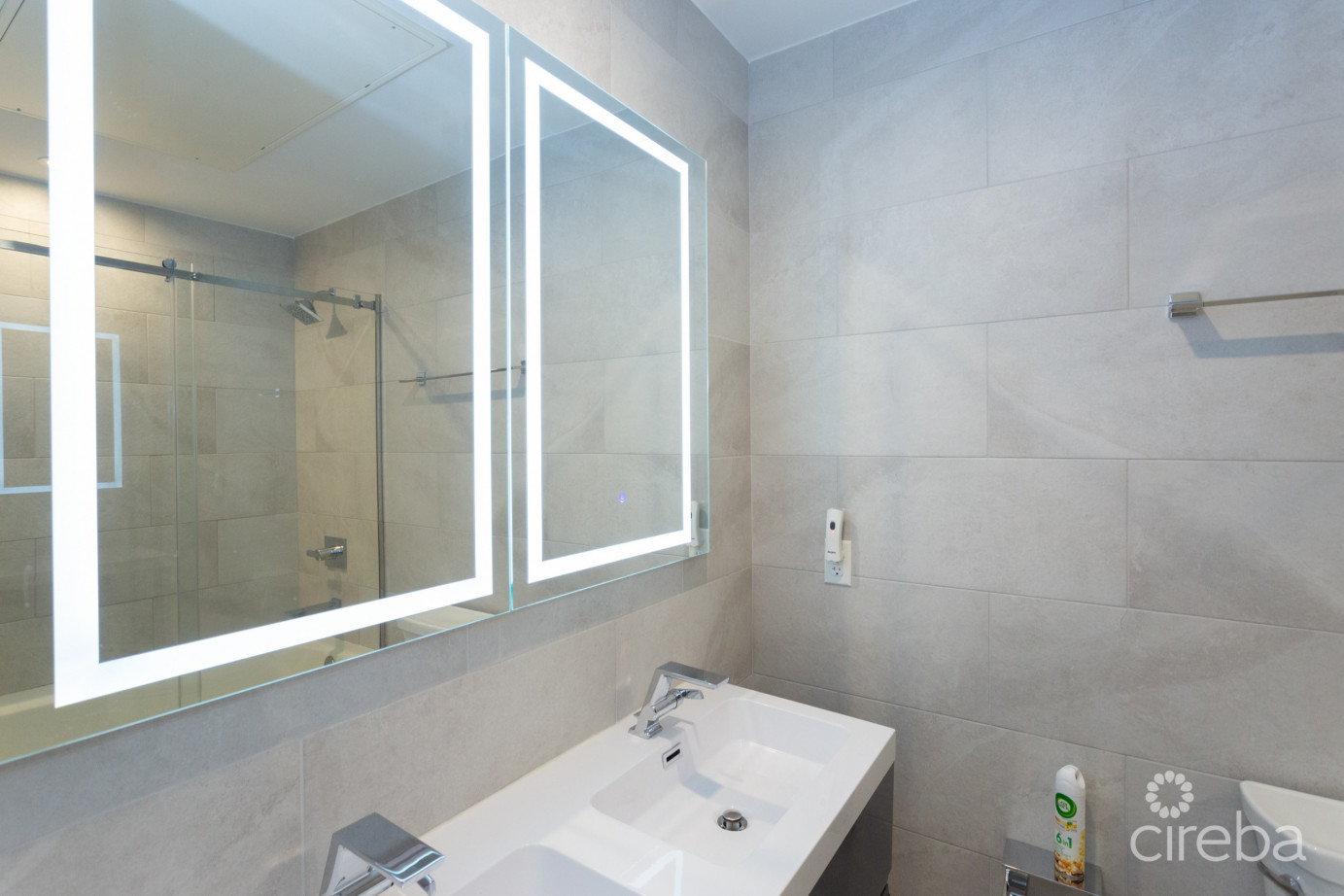 Vela 4bed  Newest Phase & Newly Painted