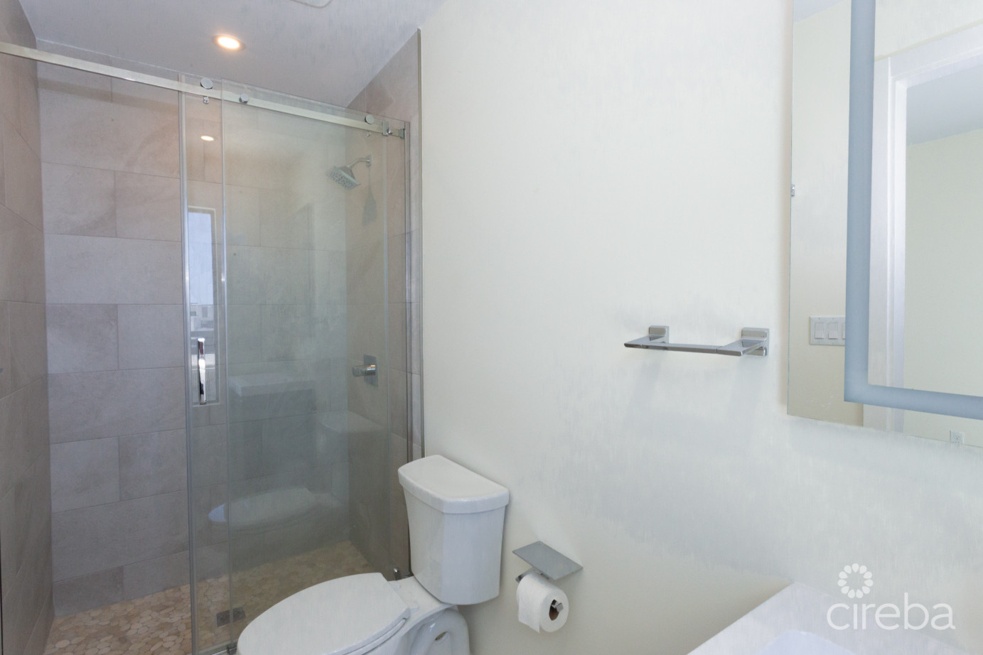 Vela 4bed  Newest Phase & Newly Painted