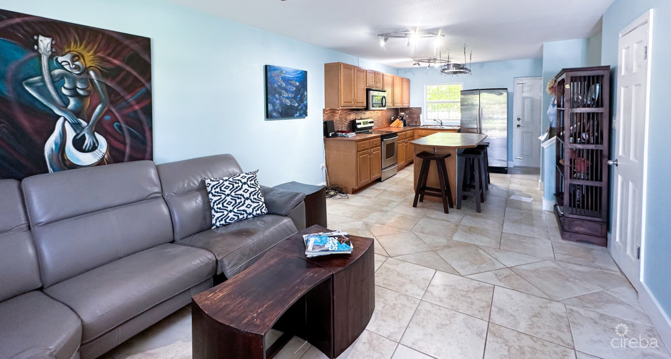 Banana Walk, 2 Bedroom In South Sound