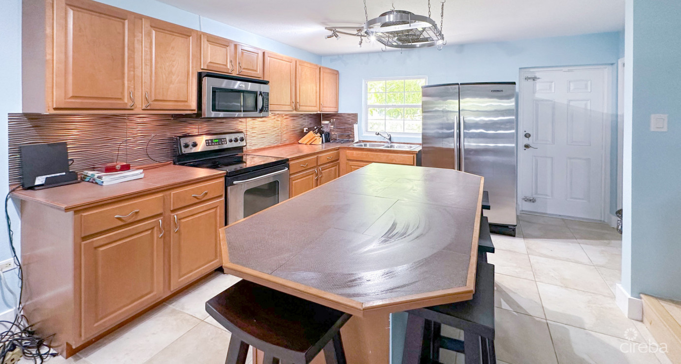 Banana Walk, 2 Bedroom In South Sound