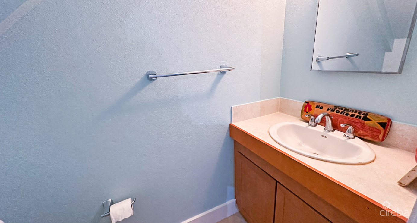 Banana Walk, 2 Bedroom In South Sound