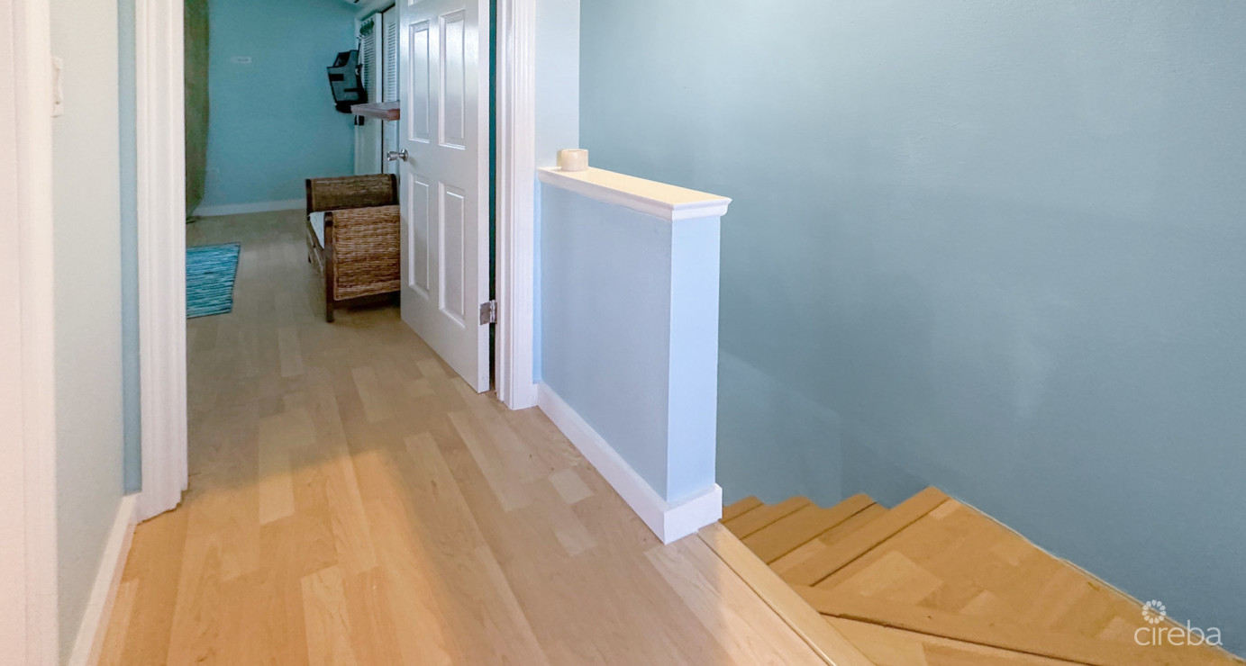 Banana Walk, 2 Bedroom In South Sound