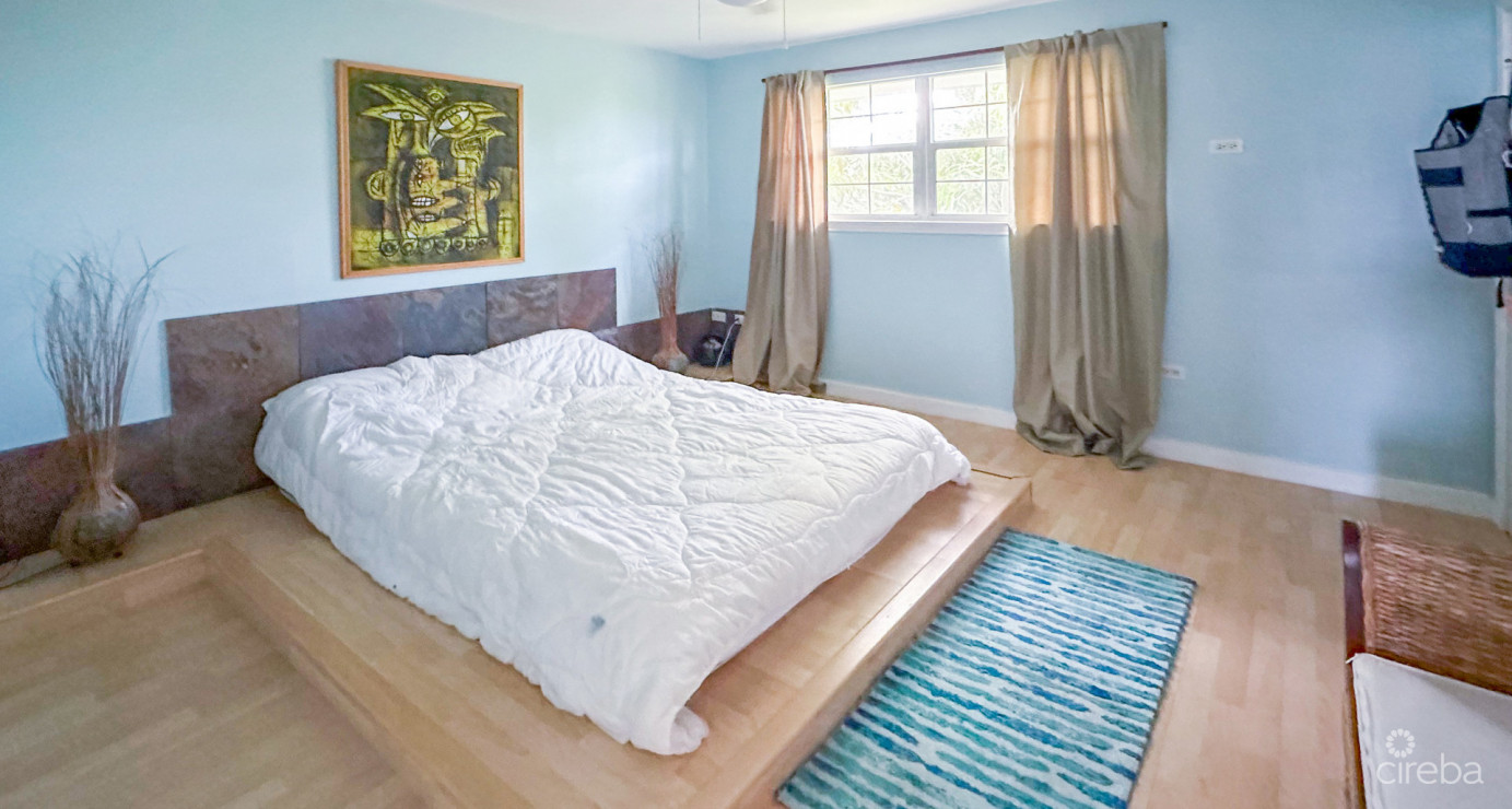 Banana Walk, 2 Bedroom In South Sound