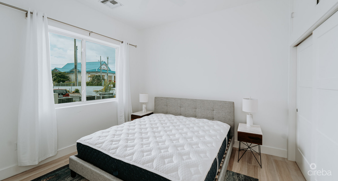 6 Sunset Point- Amazing, Oversized 1 Bed/ 1.5 Bath Condo