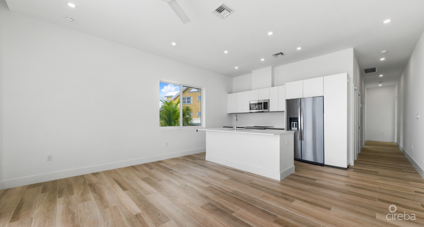 30 Sunset Point: Extended 1-bed1.5 Bath Seafront End Unit