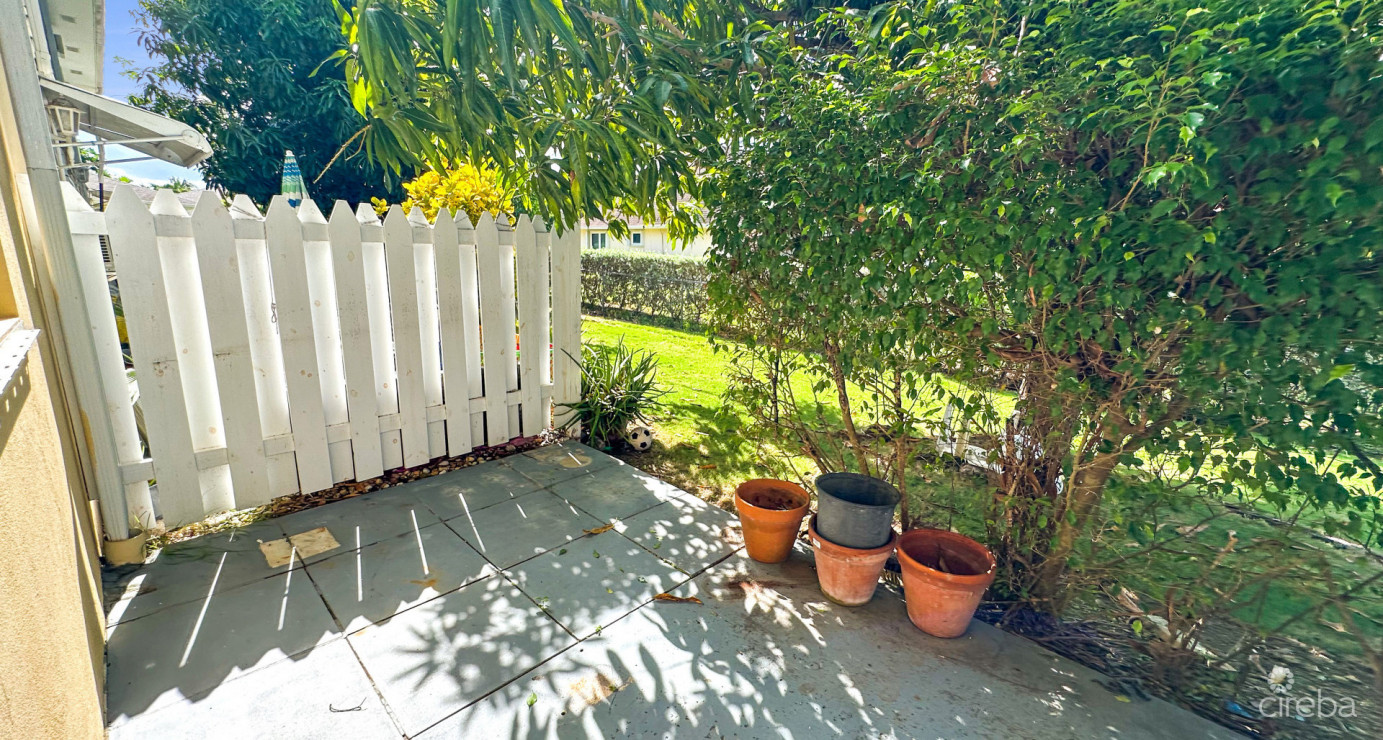 Banana Walk, 2 Bedroom In South Sound