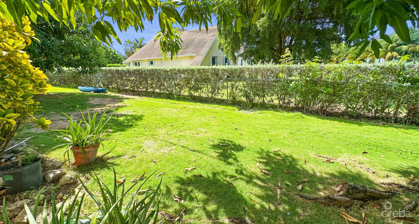 Banana Walk, 2 Bedroom In South Sound