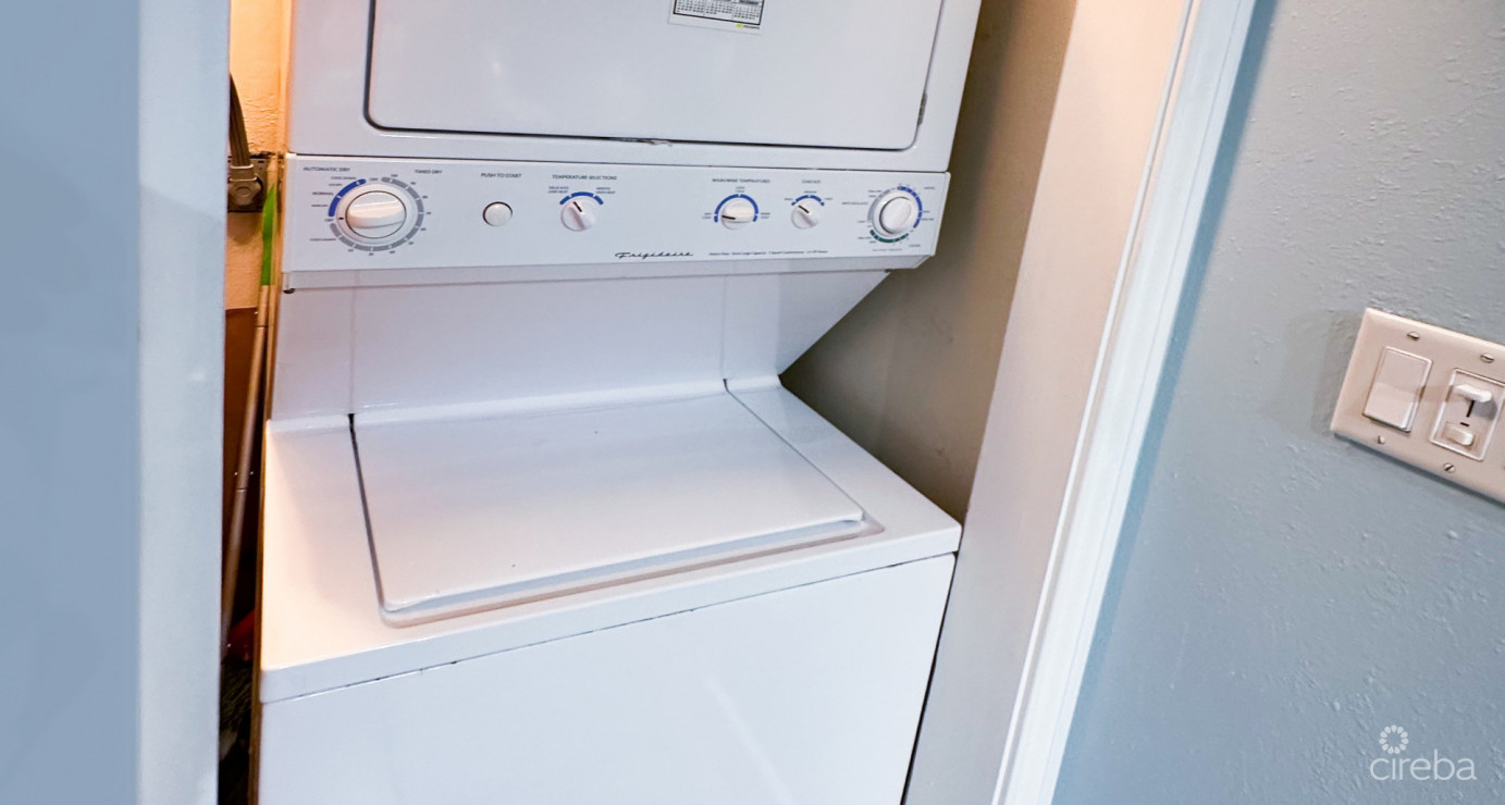 Banana Walk, 2 Bedroom In South Sound