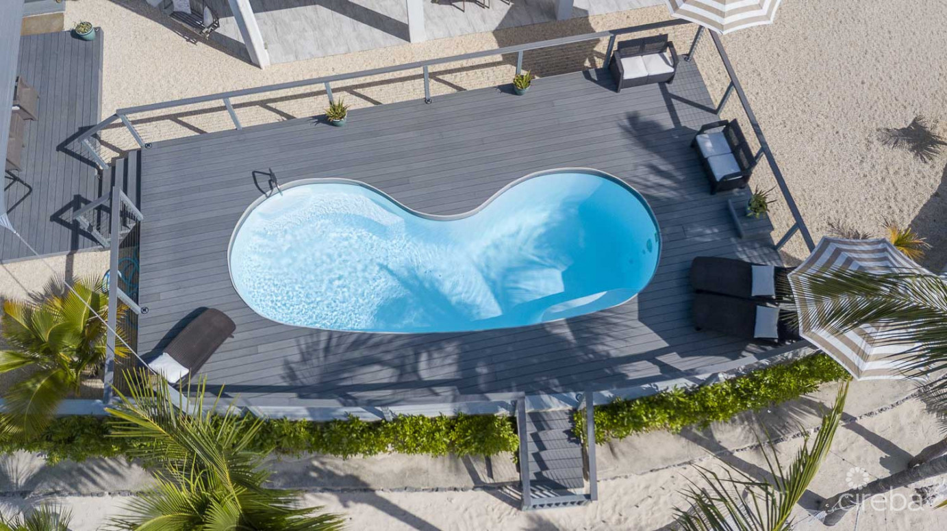 A Wave From It All - Fully Reno'd 4 Bed Oceanfront