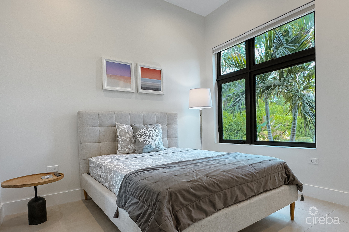 4 Bed Plus Den Townhouse In West Bay