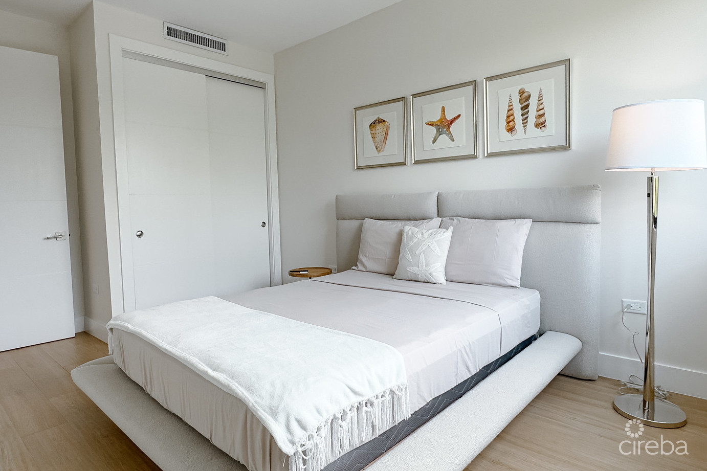 4 Bed Plus Den Townhouse In West Bay