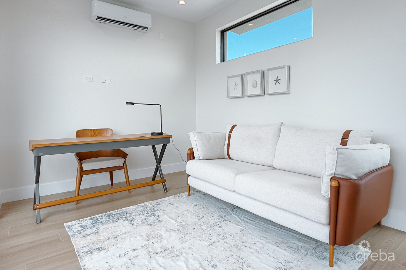 4 Bed Plus Den Townhouse In West Bay