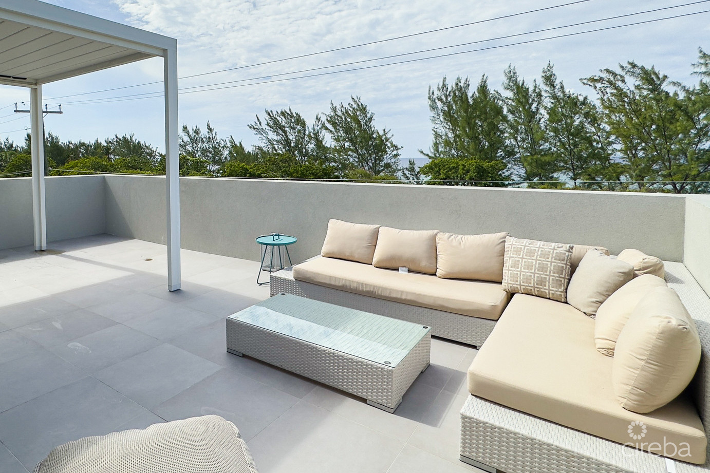 4 Bed Plus Den Townhouse In West Bay