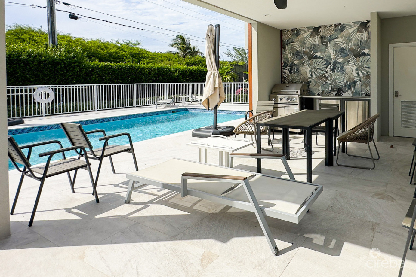 4 Bed Plus Den Townhouse In West Bay